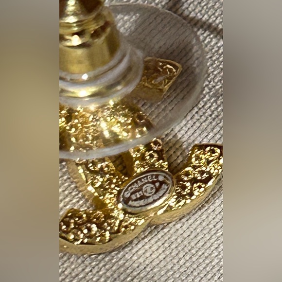 Amber - Picture 4 of 17